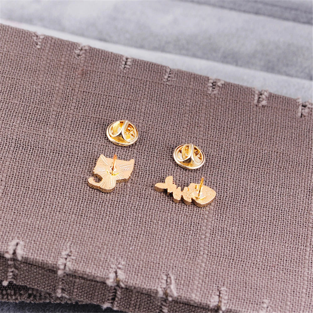 2PCS Cute Cat Pins – Friendship Black & White Kitten Brooches