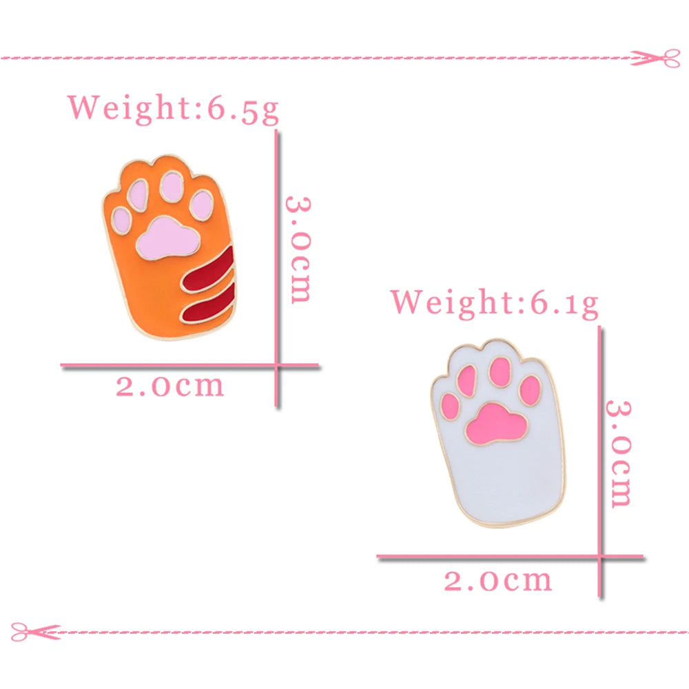 2PCS Cute Cat Pins – Friendship Black & White Kitten Brooches
