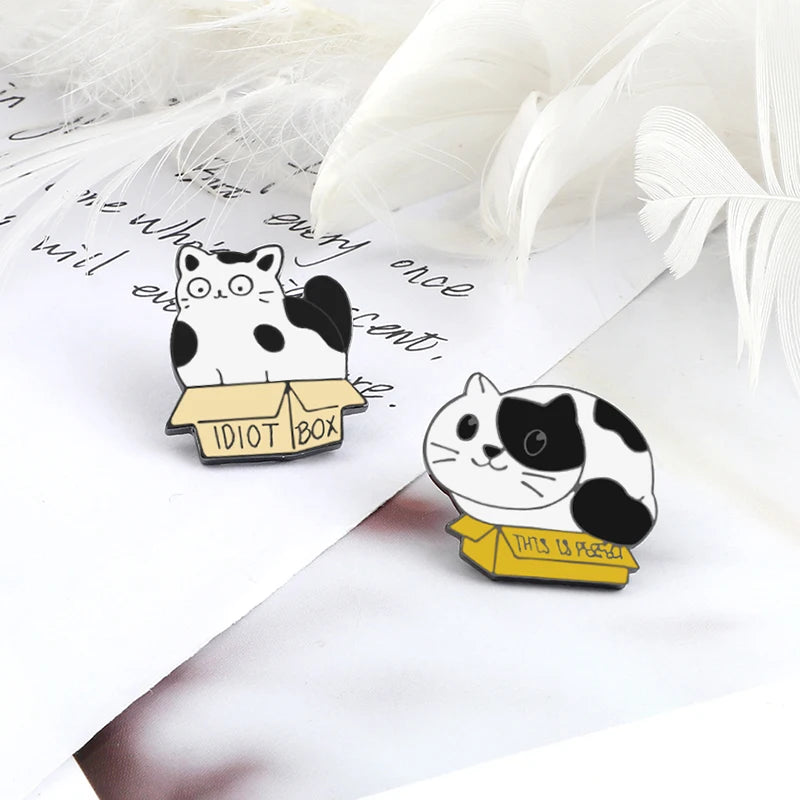2PCS Cute Cat Pins – Friendship Black & White Kitten Brooches
