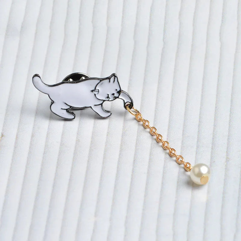 Small Cat Enamel Brooch – Cute Backpack & Collar Pin