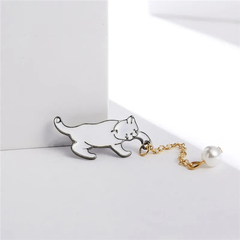 Small Cat Enamel Brooch – Cute Backpack & Collar Pin