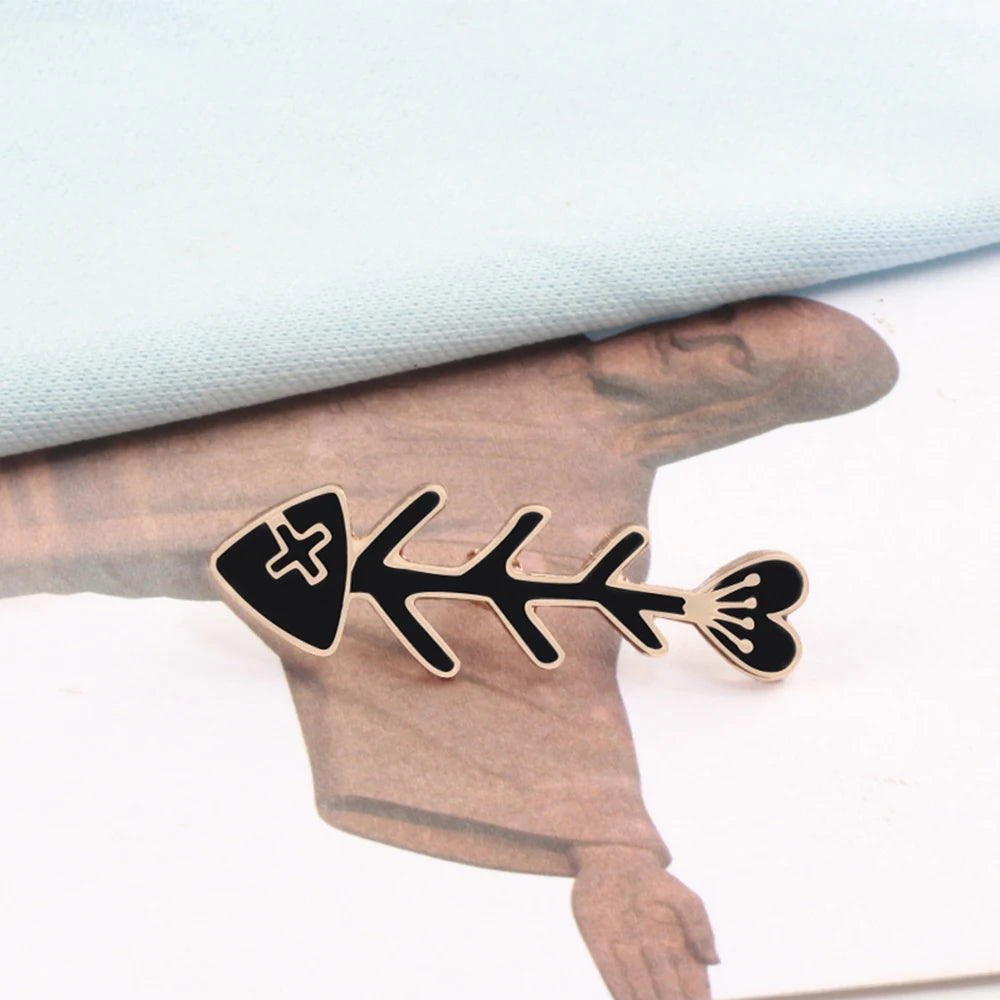 Cute Black & White Cat Enamel Pin – Funny Kitty Brooch