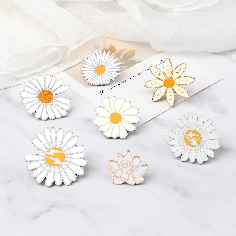 Cute Cartoon Bee Picking Honey Enamel Brooch – Sunflower & Daisy Pins for Women, Kids & Couples