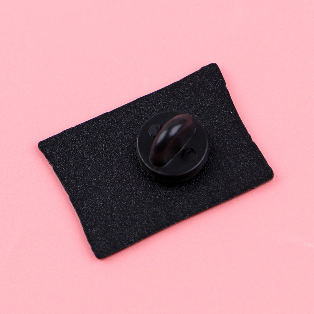 Skeleton Art Enamel Pin – Cartoon Skull Brooch