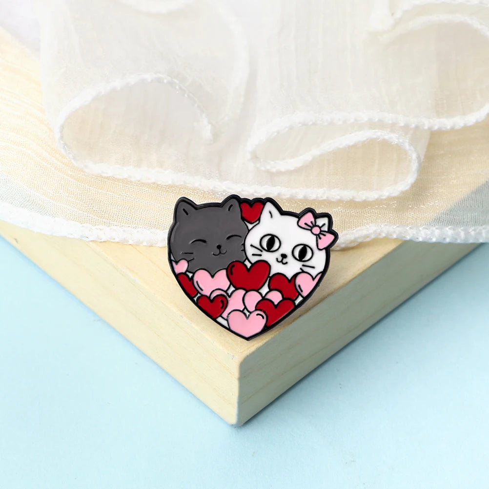 Winking Cat Couple Enamel Brooch – Sweet Kitten Lapel Pin Gift