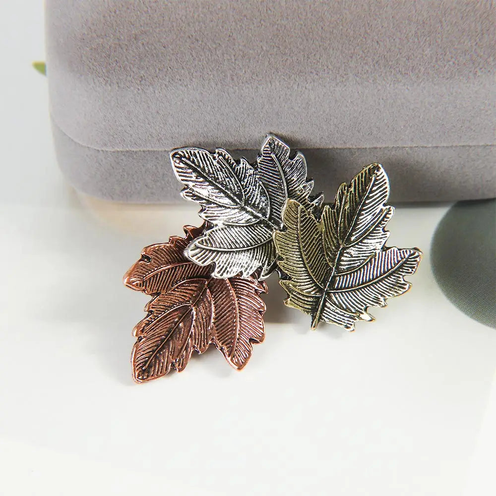 Maple Leaf Brooch Pin – Women’s Vintage Fashion Jewelry