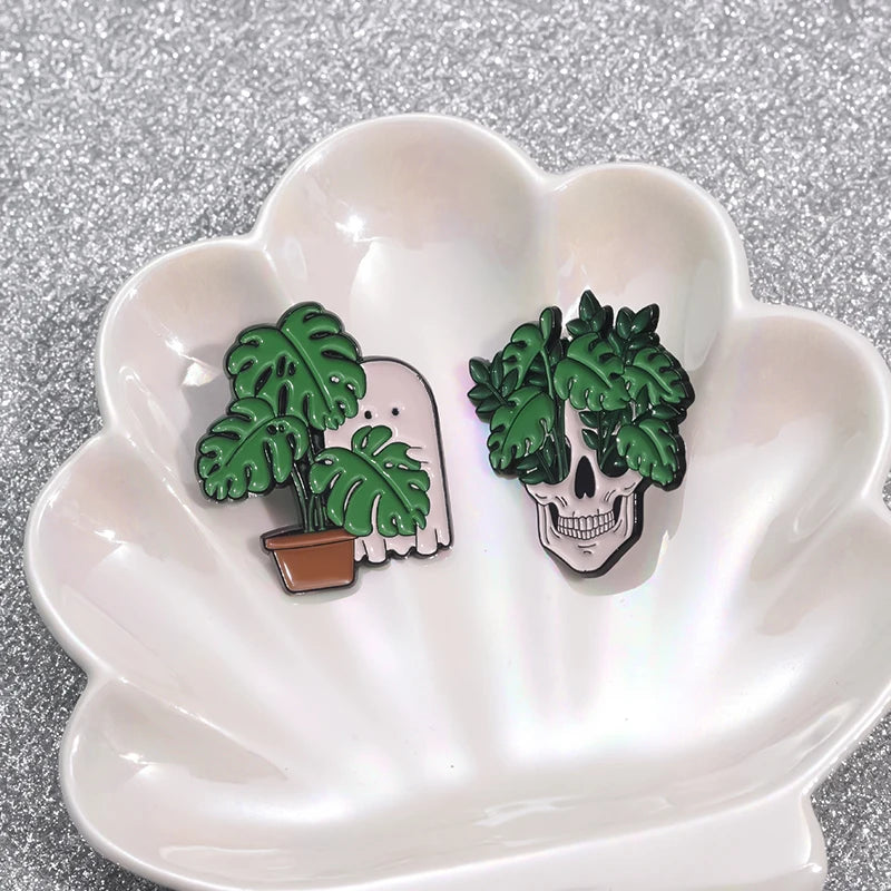 Gothic Skull Plant Enamel Pin – Punk Skeleton Brooch