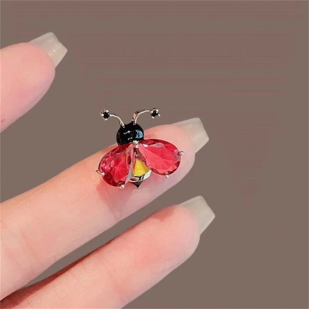 Elegant Bee Brooch – Fashion Jewelry Gift