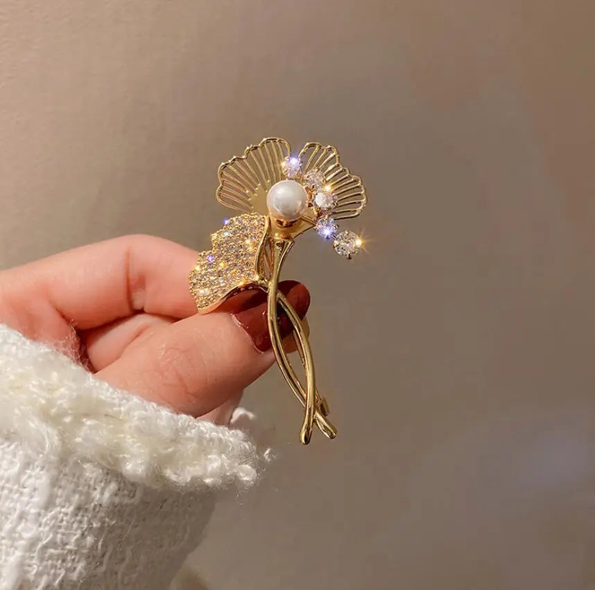 Exquisite Green Crystal Butterfly Brooch – Elegant Jewelry Gift for Women & Girls