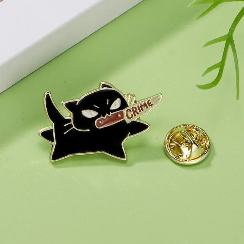 Black Cat with Knife Enamel Pin – Funny Cartoon Brooch for Clothes, Bags & Hats