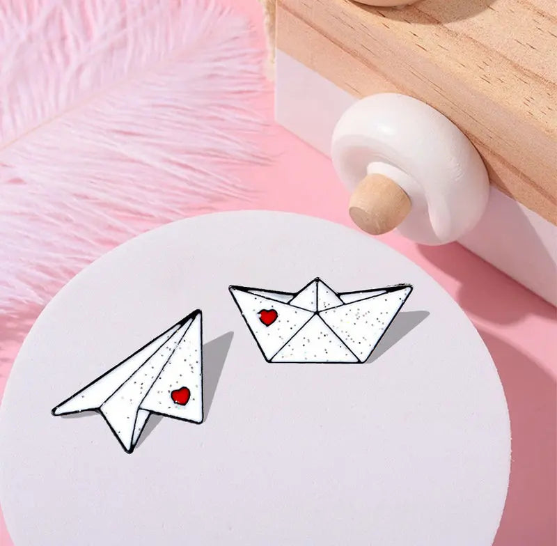 Love Paper Plane Brooch – Cute Boat Enamel Pin Gift