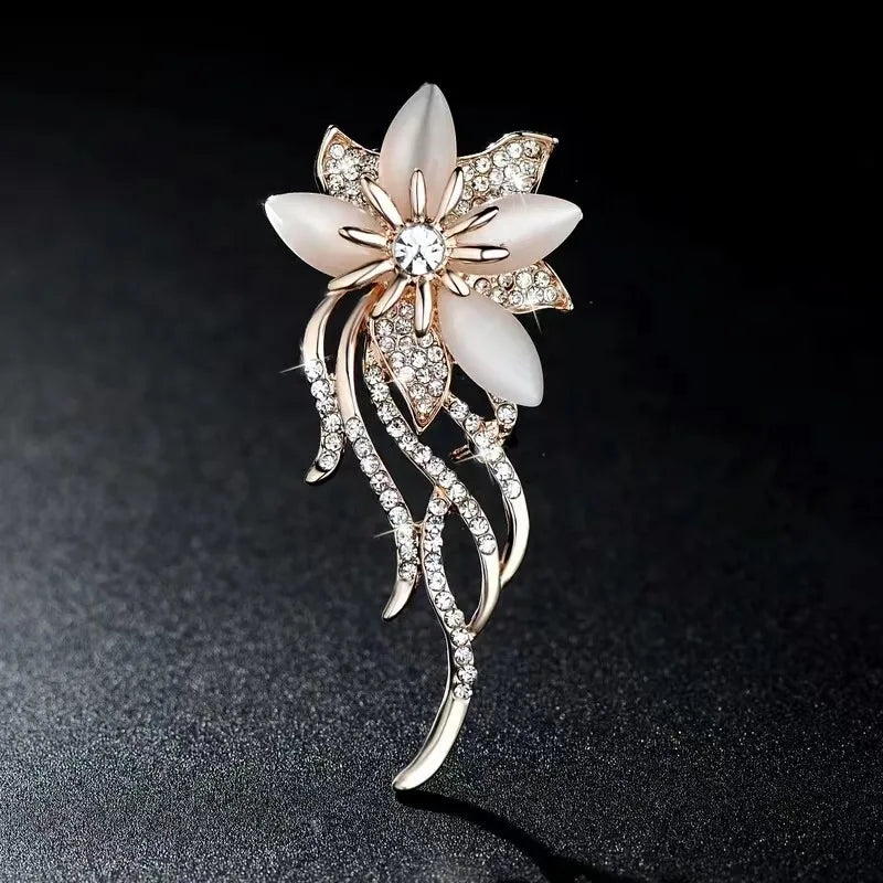 Vintage Dragonfly Brooch – Elegant Insect Pin for Women