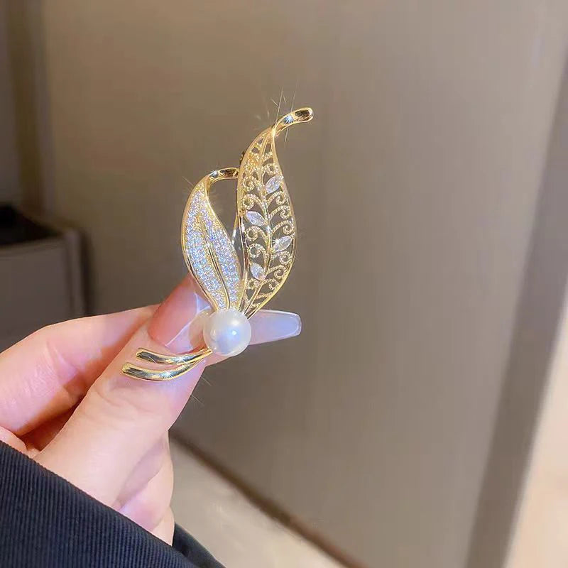 Exquisite Green Crystal Butterfly Brooch – Elegant Jewelry Gift for Women & Girls