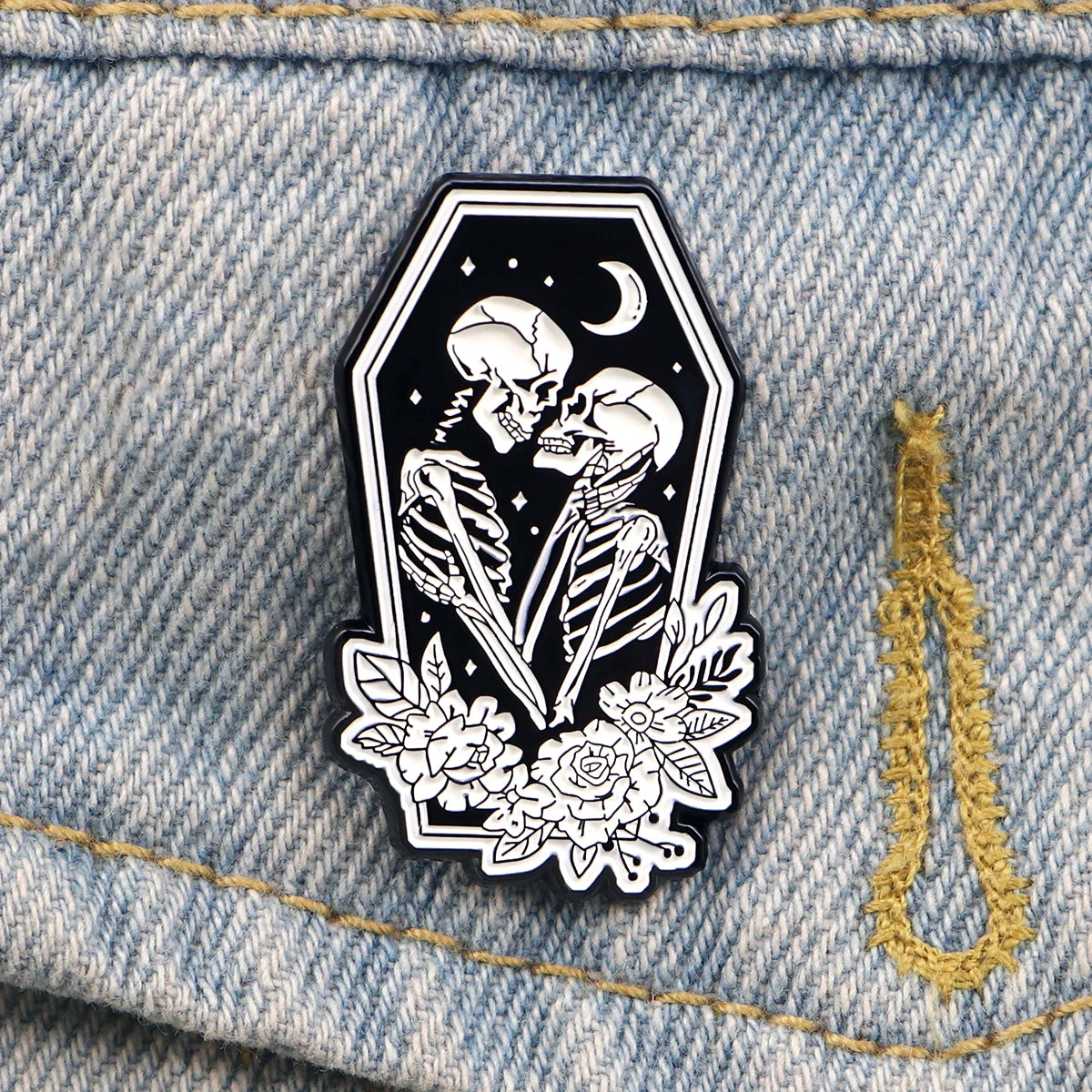 Spooky Skeleton Pin – Halloween Love Brooch, Punk Jewelry Gift