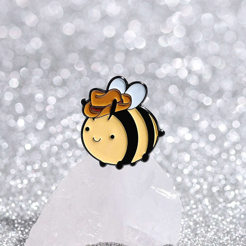 Cute Animal Enamel Pin Set (3–5pcs) – Cat & Capybara Brooches