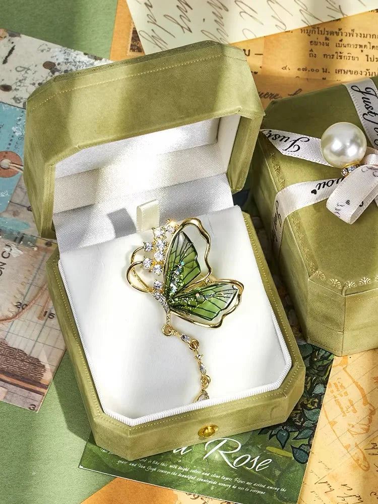 Exquisite Green Crystal Butterfly Brooch – Elegant Jewelry Gift for Women & Girls