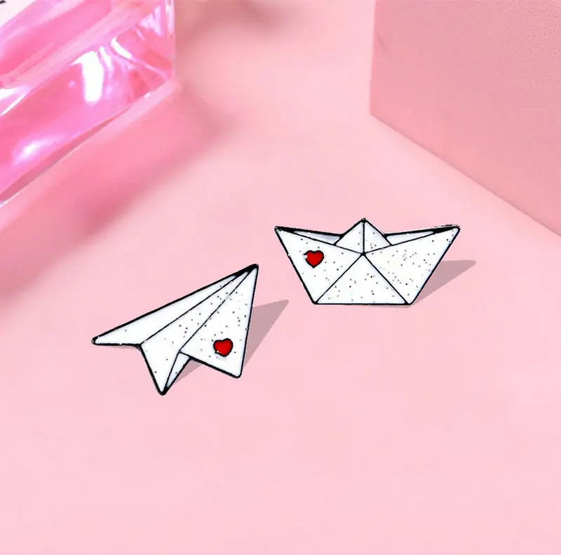Love Paper Plane Brooch – Cute Boat Enamel Pin Gift