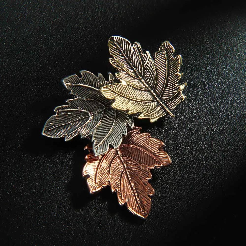 Maple Leaf Brooch Pin – Women’s Vintage Fashion Jewelry