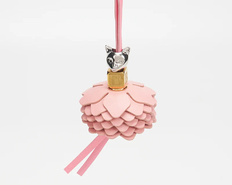 Versatile Cat-Shaped Leather Keychain & Bag Decoration