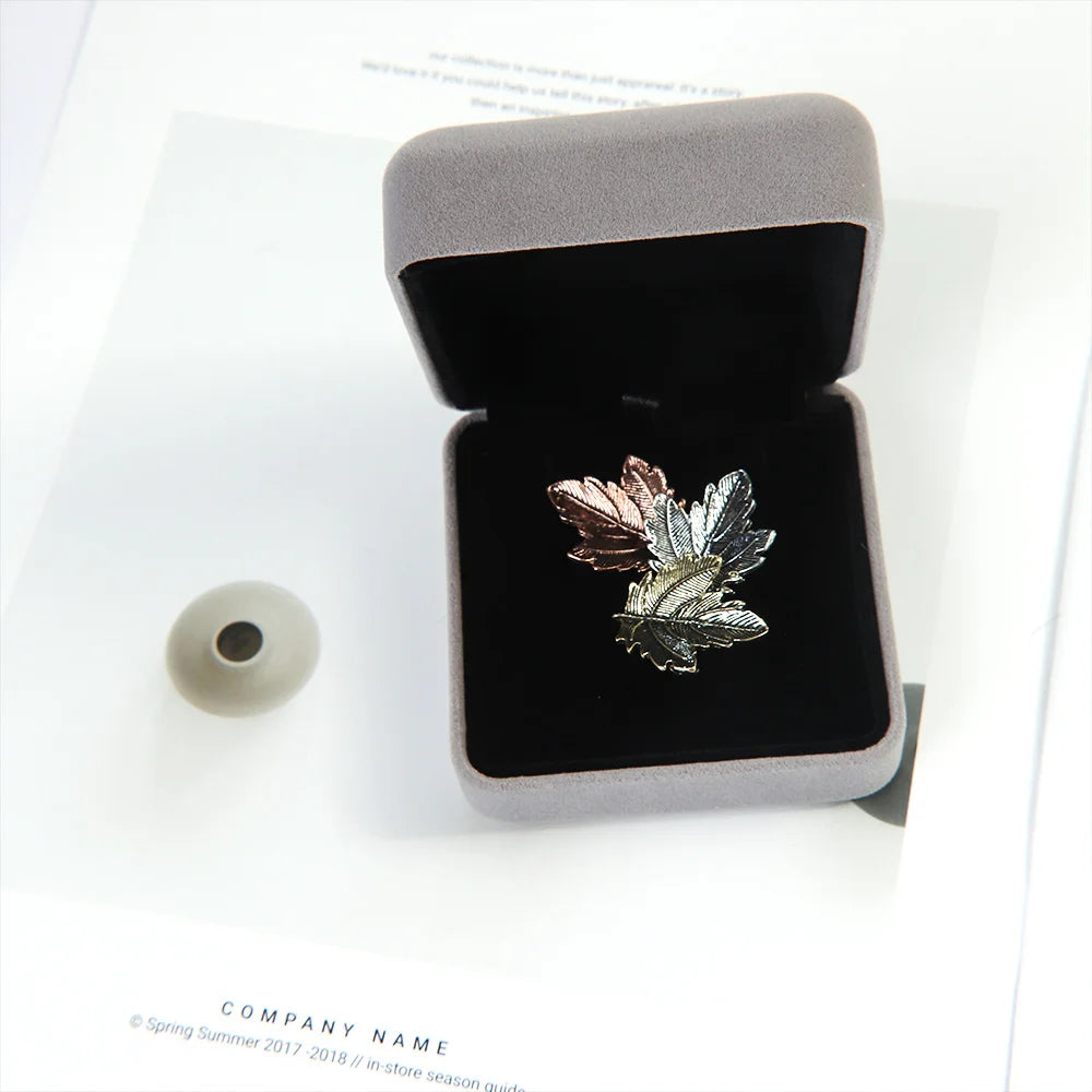 Maple Leaf Brooch Pin – Women’s Vintage Fashion Jewelry