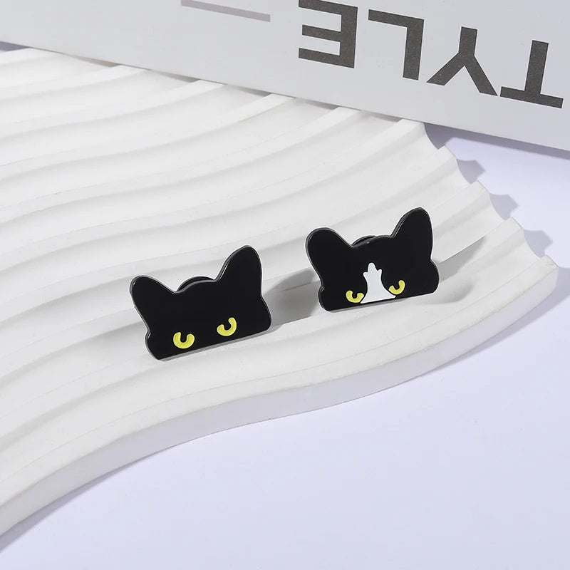 Peeking Black Cat Enamel Pin