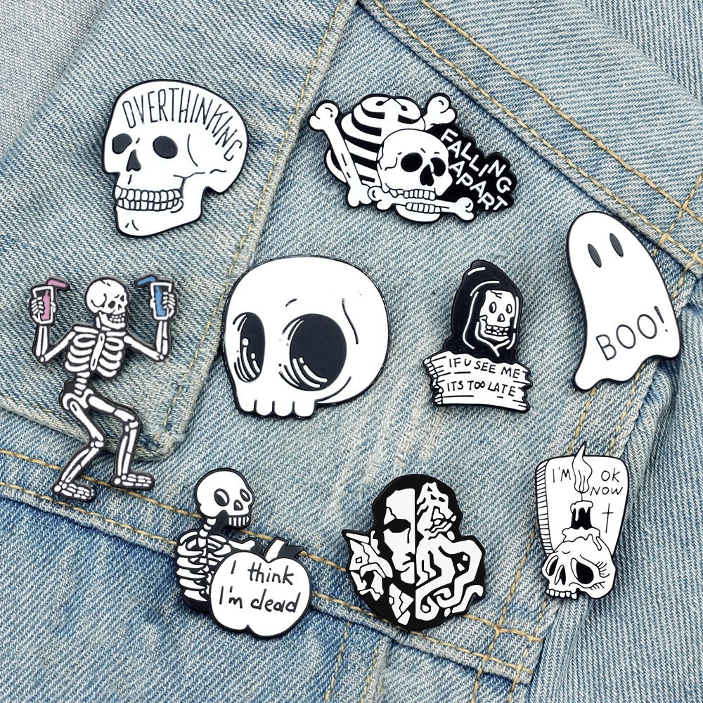 BOO! Skull Enamel Pin – Black & White Punk Horror Lapel Badge for Bags & Jackets