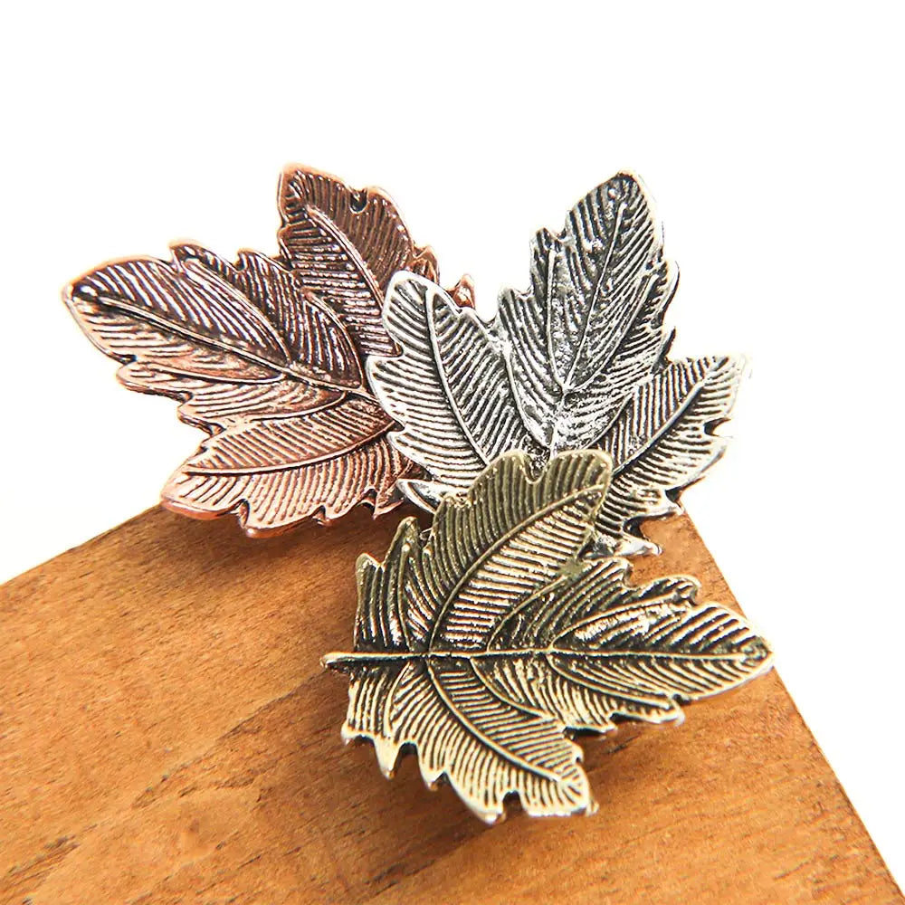 Maple Leaf Brooch Pin – Women’s Vintage Fashion Jewelry