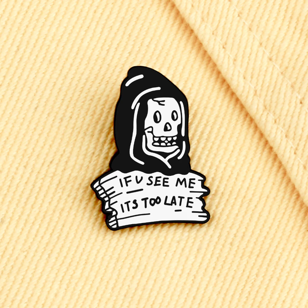 BOO! Skull Enamel Pin – Black & White Punk Horror Lapel Badge for Bags & Jackets