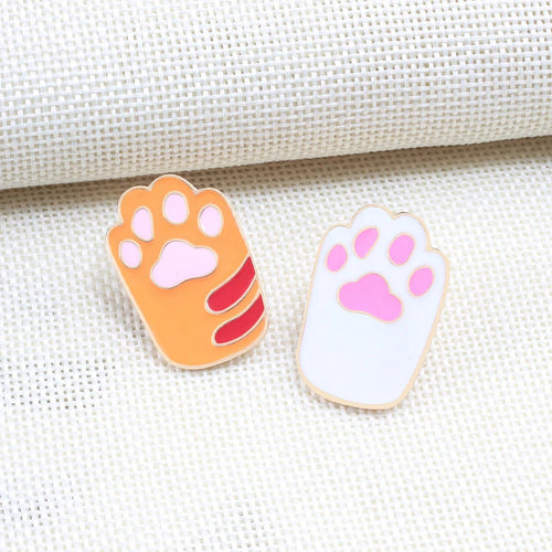2PCS Cute Cat Pins – Friendship Black & White Kitten Brooches