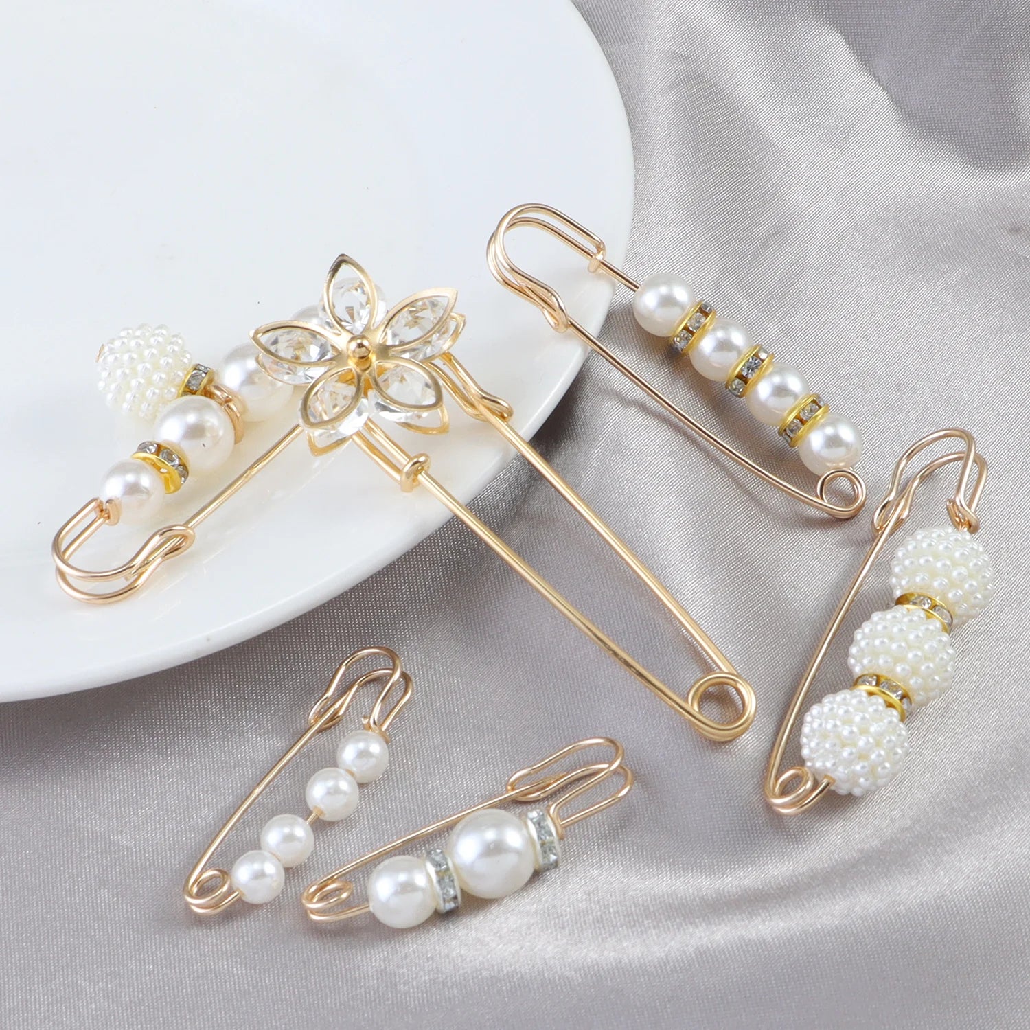 Kpop Gold Brooch Set – Fashion Safety Pins for Women
