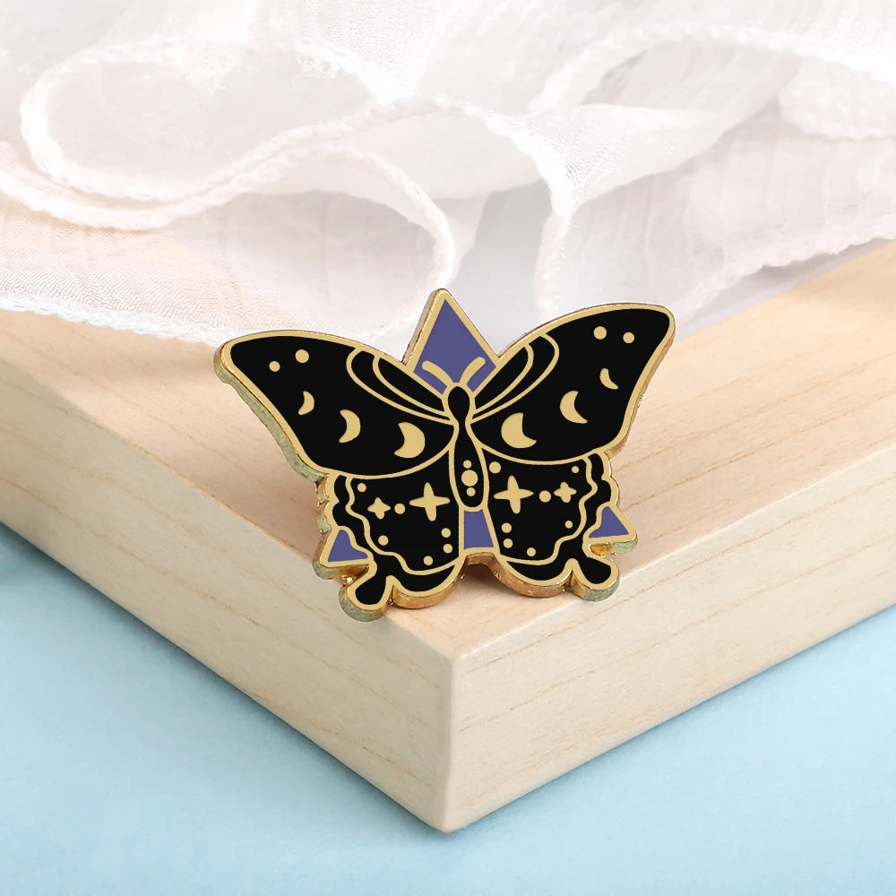 Cute Cartoon Bee Picking Honey Enamel Brooch – Sunflower & Daisy Pins for Women, Kids & Couples