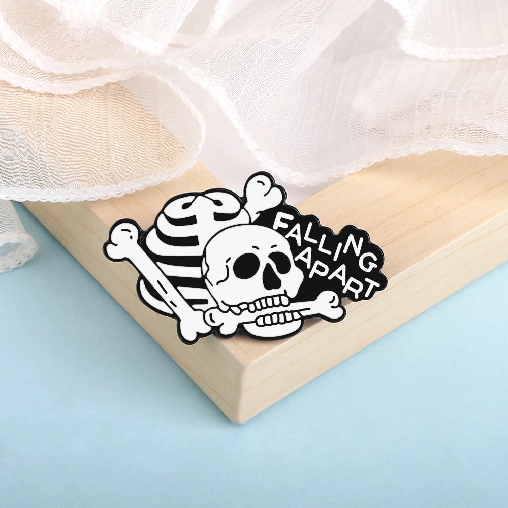 BOO! Skull Enamel Pin – Black & White Punk Horror Lapel Badge for Bags & Jackets