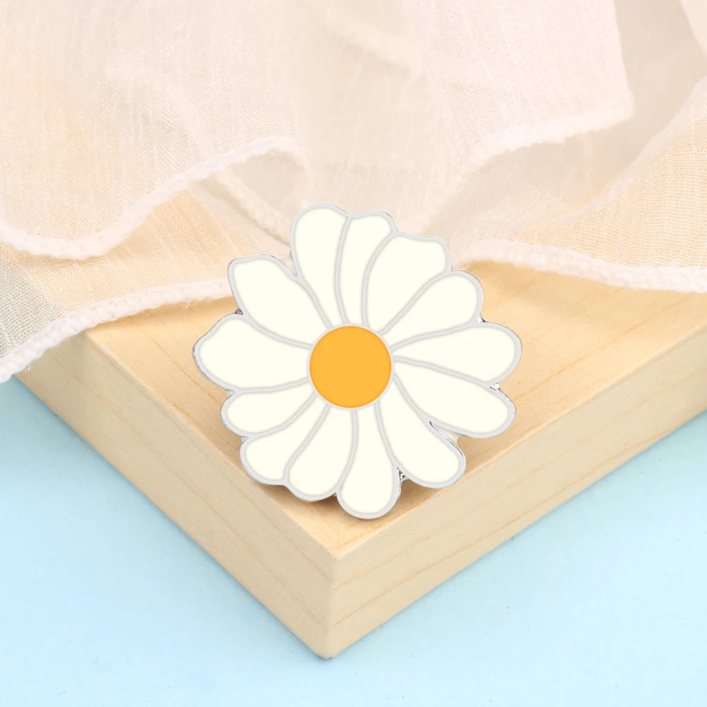 Cute Cartoon Bee Picking Honey Enamel Brooch – Sunflower & Daisy Pins for Women, Kids & Couples