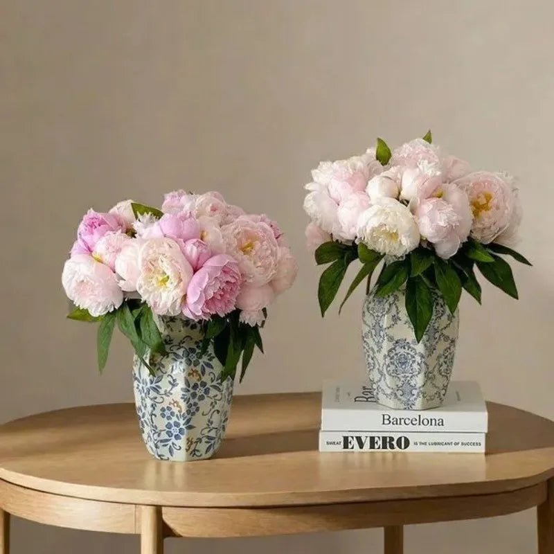 Flora Grace – Chic Ceramic Vase for Bouquets
