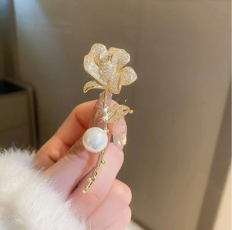 Vintage Dragonfly Brooch – Elegant Insect Pin for Women