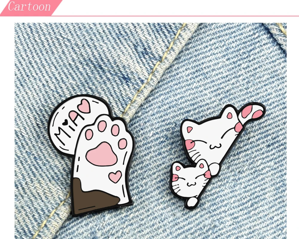 Lovely Pink Cat Claw Enamel Pin – Cute Kitten Brooch for Kids & Girls