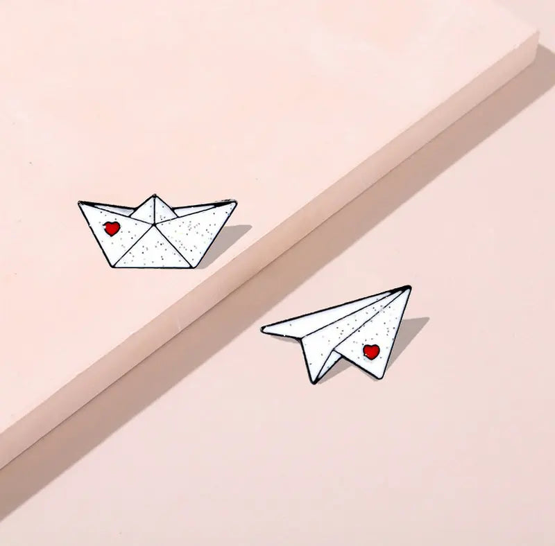 Love Paper Plane Brooch – Cute Boat Enamel Pin Gift