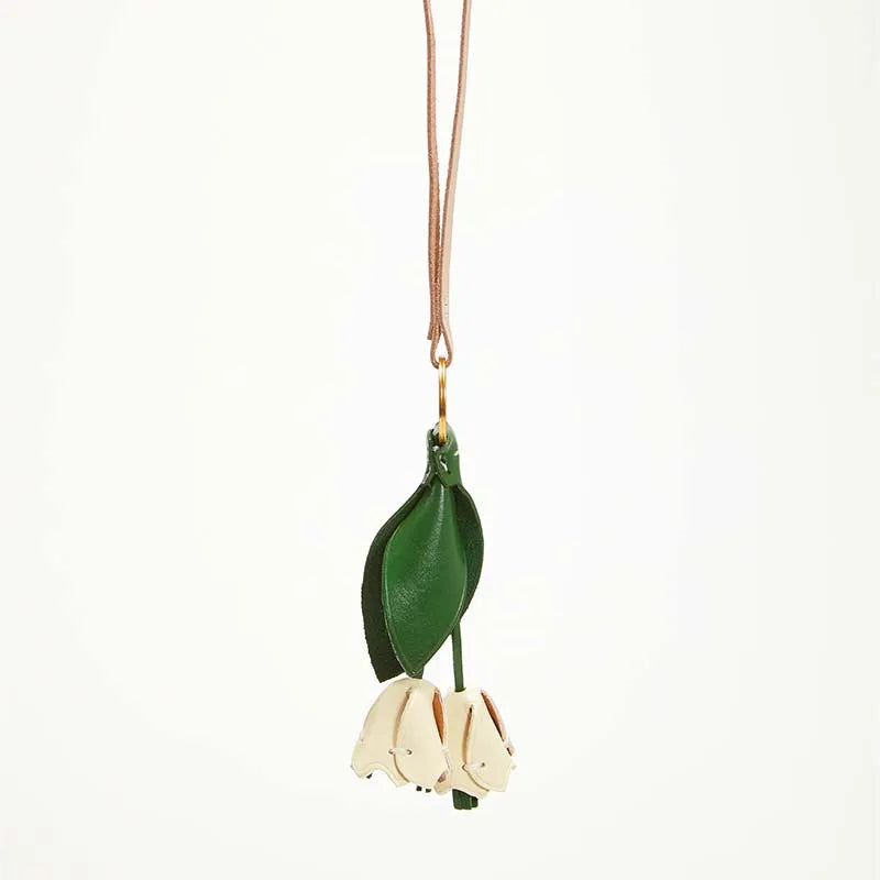 Floral Cowhide Bag Charm – Elegant Leather Pendant