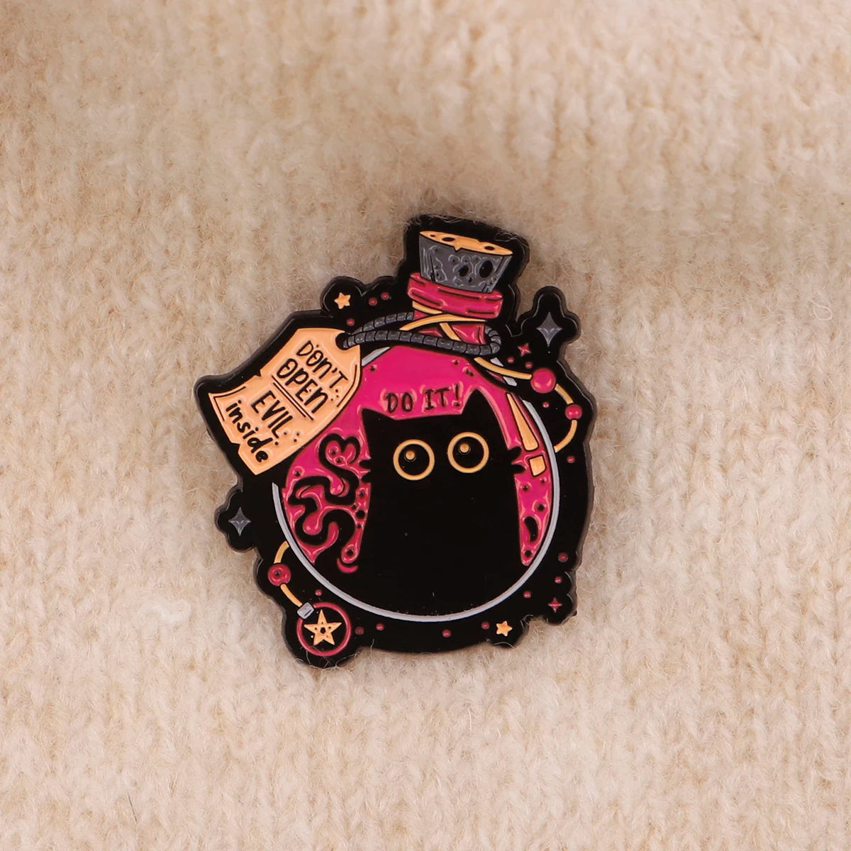Cute Black Cat Enamel Pin – Witchy Halloween Brooch